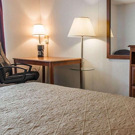 Quality Inn Hudsonville South Exterior foto