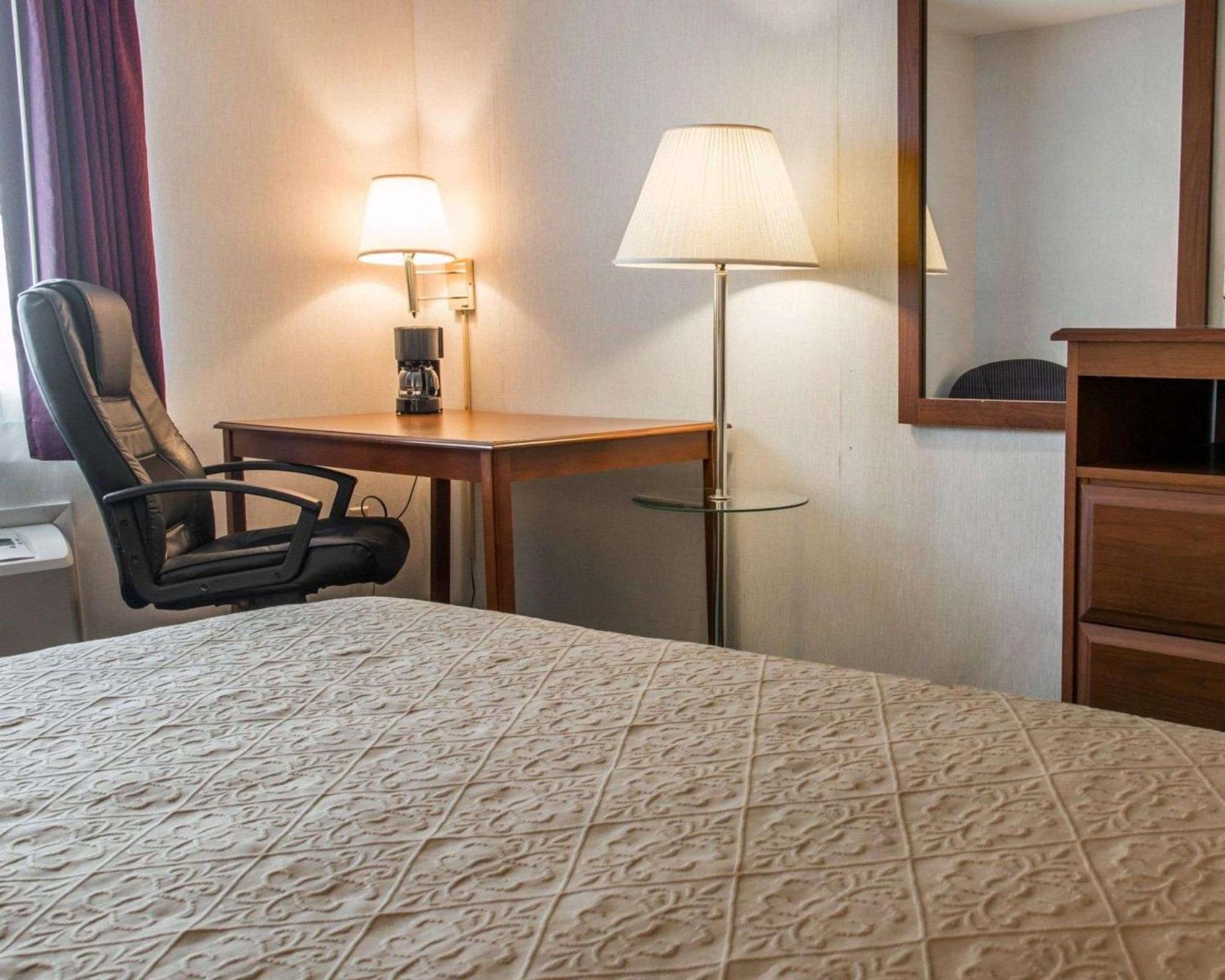 Quality Inn Hudsonville South Exterior foto